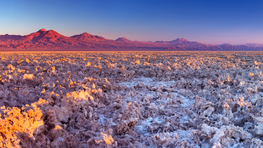 Imagen referencial de salares de Chile